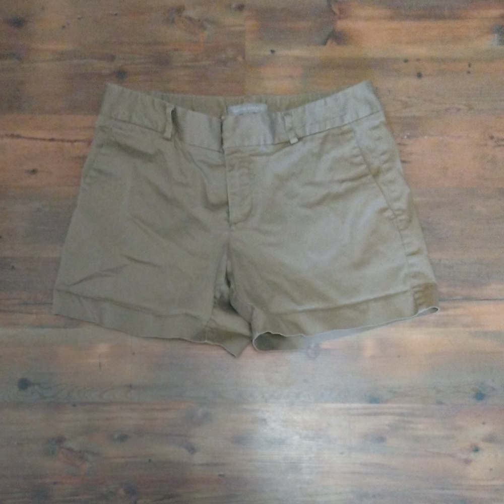 Banana Republic Women's Cargo Shorts in Tan